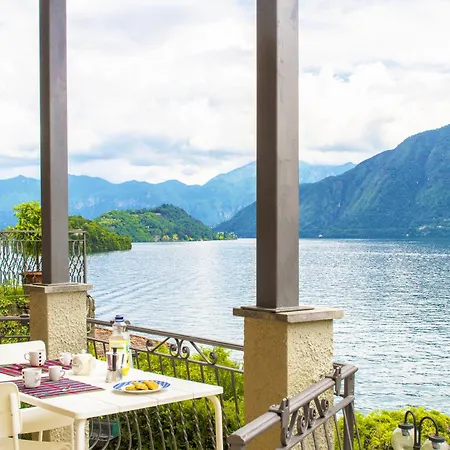 Frontlake With Balcony Sala Comacina